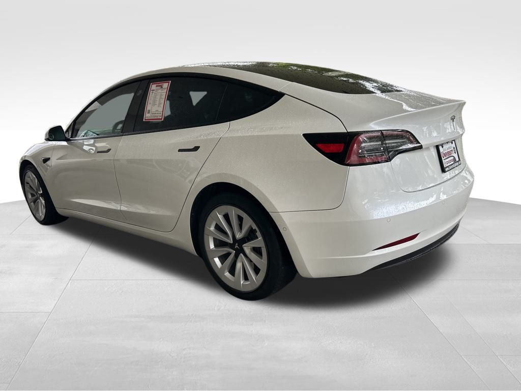 2021 Tesla Model 3 Standard Range Plus photo 3