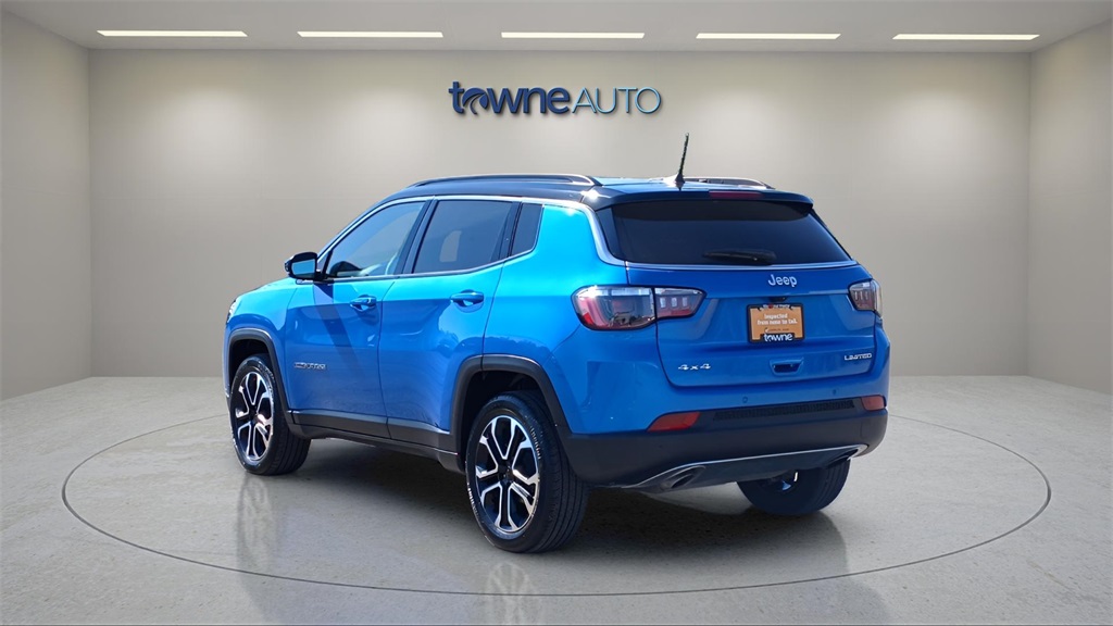 2023 Jeep Compass Limited photo 2