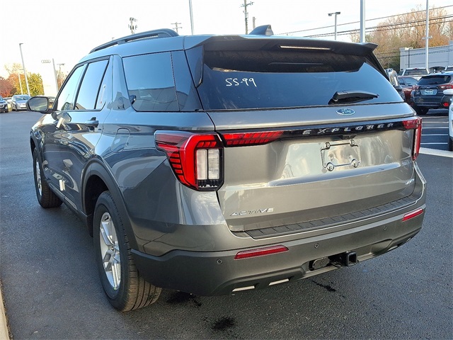 2026 Ford Explorer photo 4