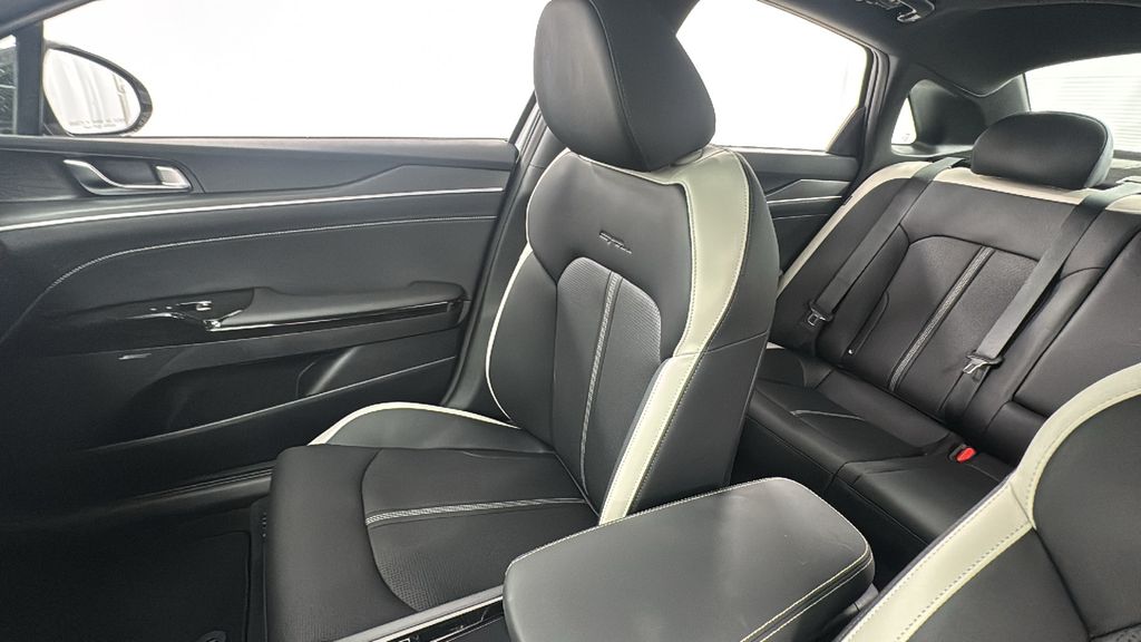 2026 Kia K5 GT-Line photo 13