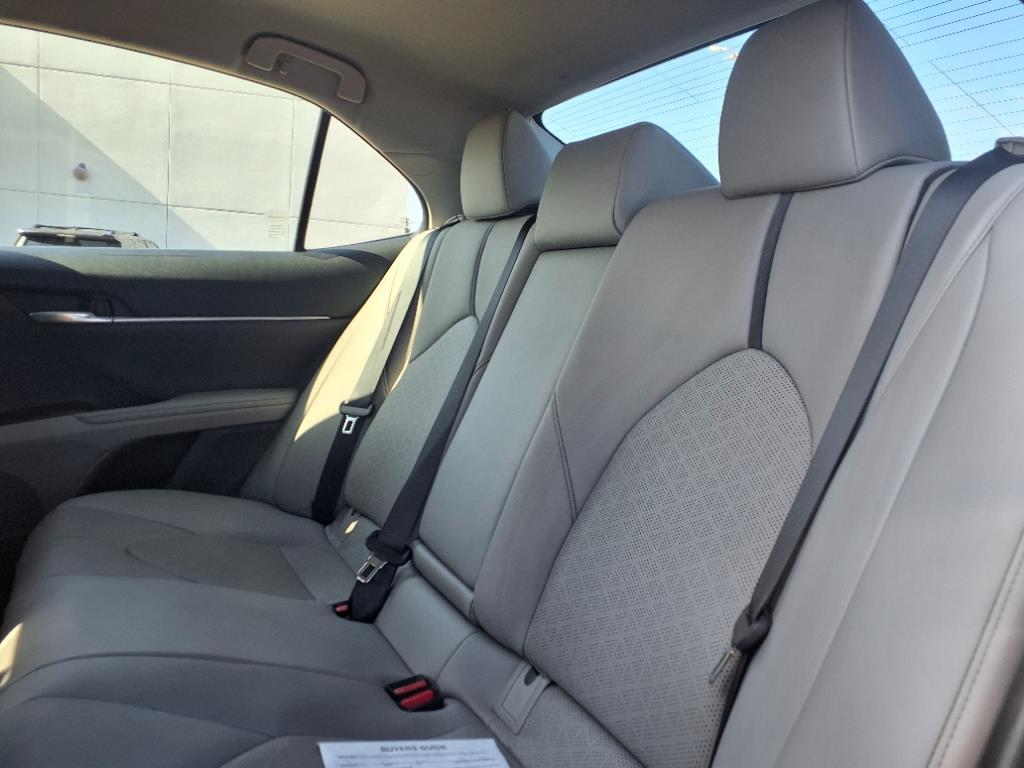 2021 Toyota Camry Hybrid XSE photo 5