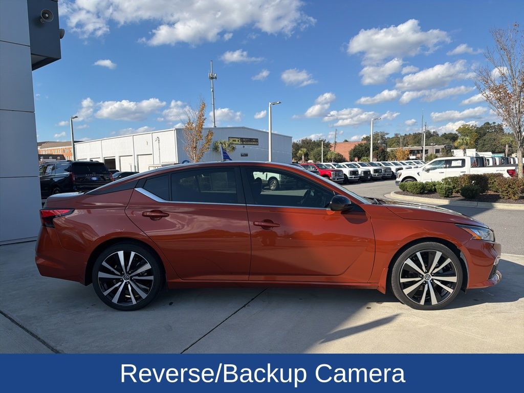 2022 Nissan Altima 2.5 SR photo 2