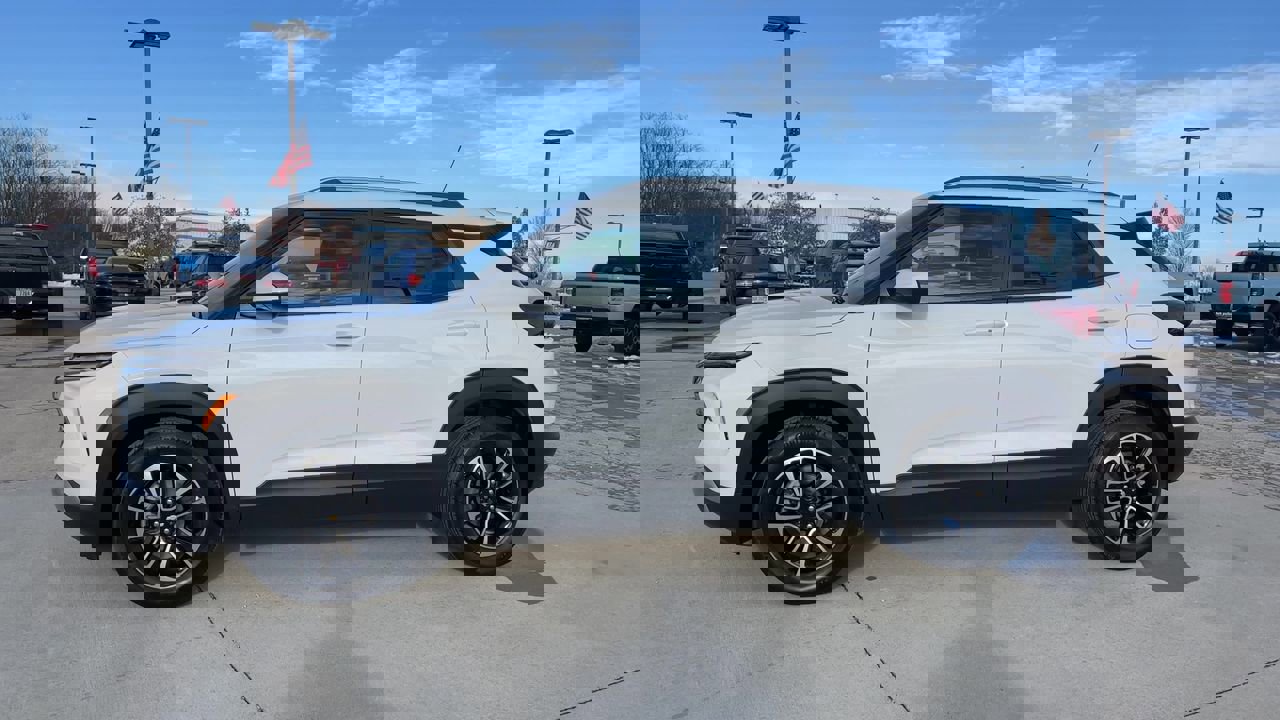 2026 Chevrolet Trailblazer LT photo 3