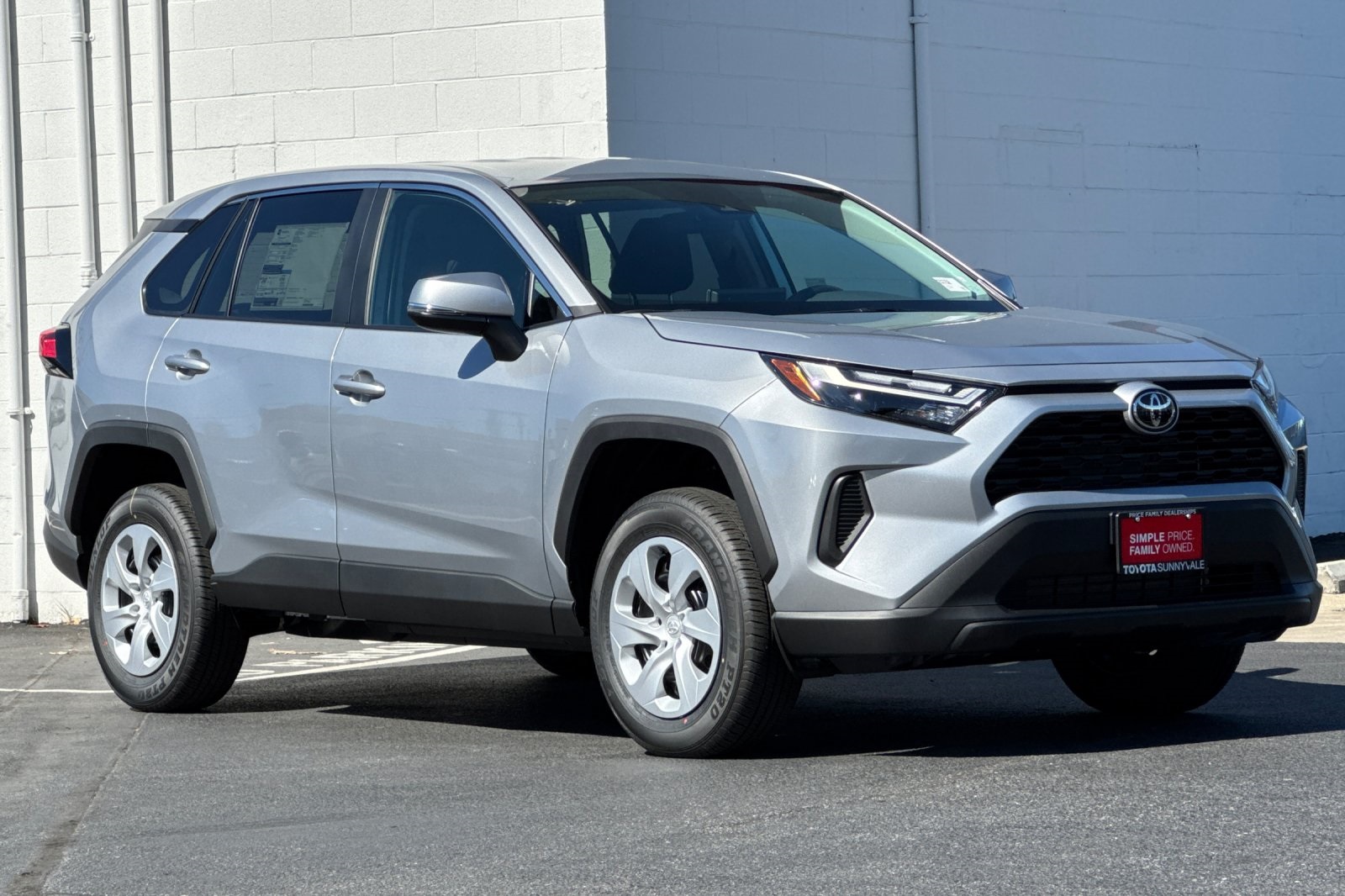 2025 Toyota RAV4 LE photo 6
