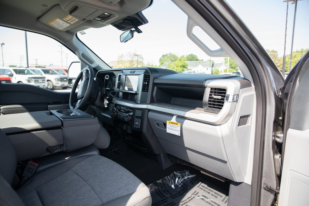 2025 Ford F-350 XL photo 22