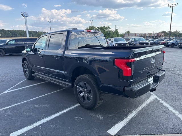 2025 Ford F-150 Lightning photo 2