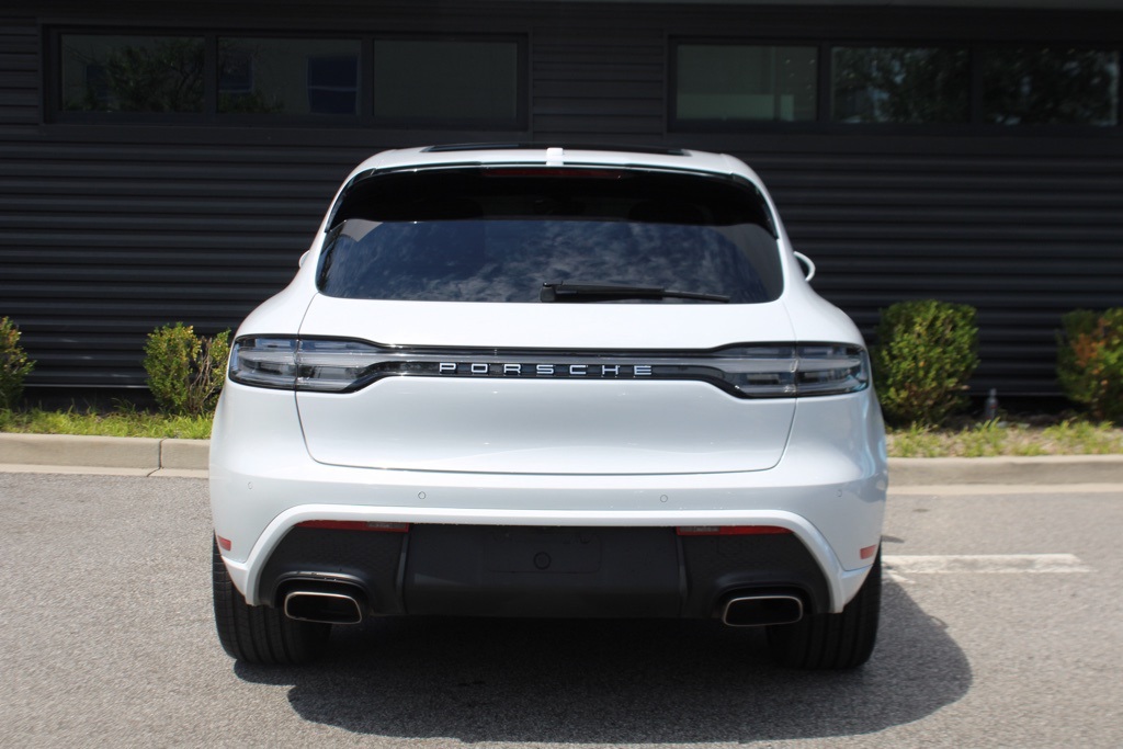 2023 Porsche Macan T photo 5