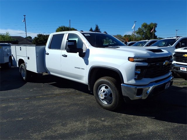 2026 Chevrolet Silverado 3500HD Work Truck photo 2