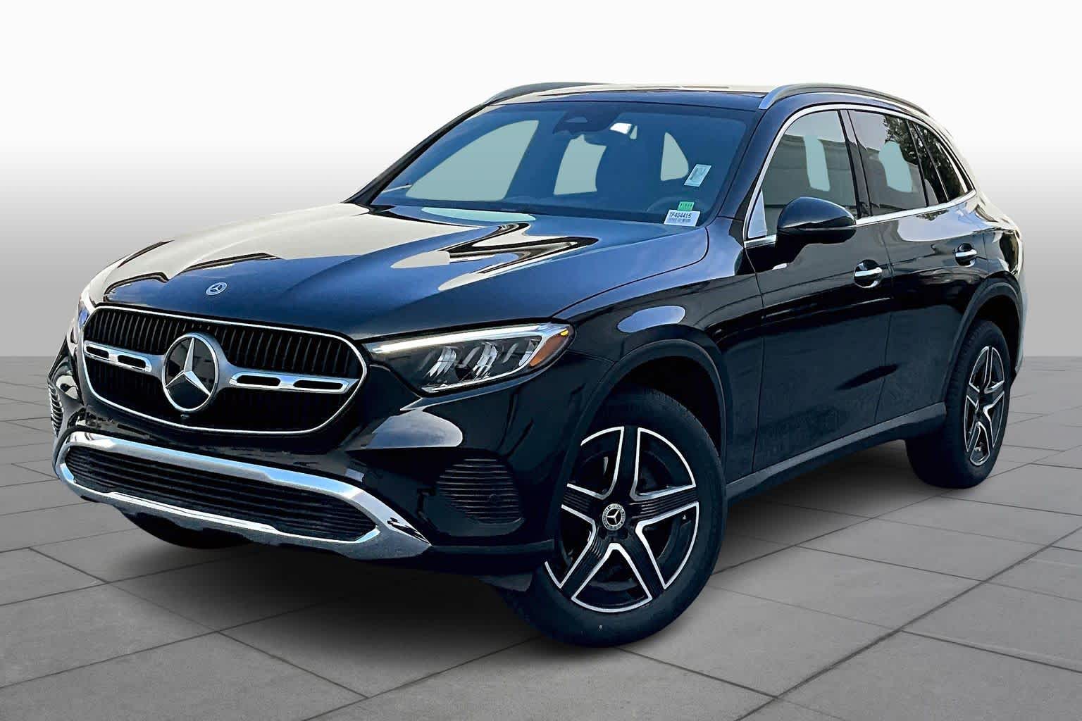 2026 Mercedes-Benz GLC Base's photo