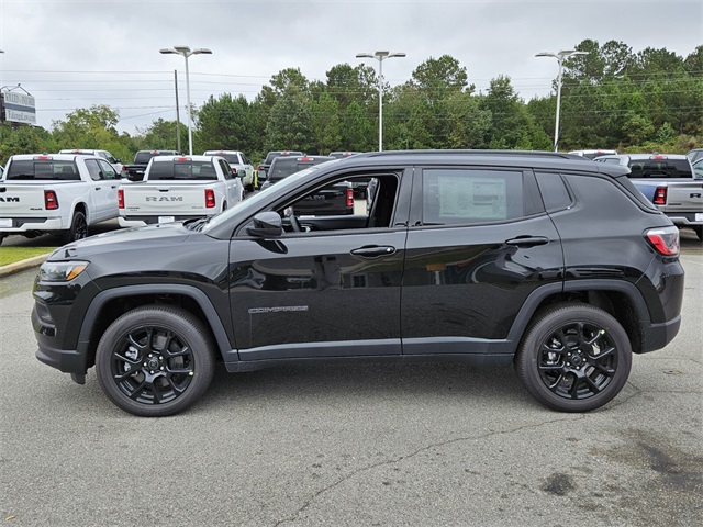 2026 Jeep Compass Latitude photo 4