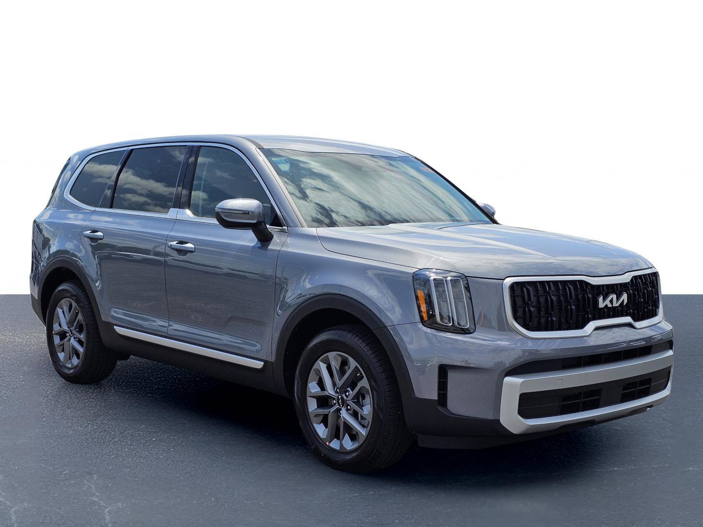 2025 Kia Telluride LX photo 4