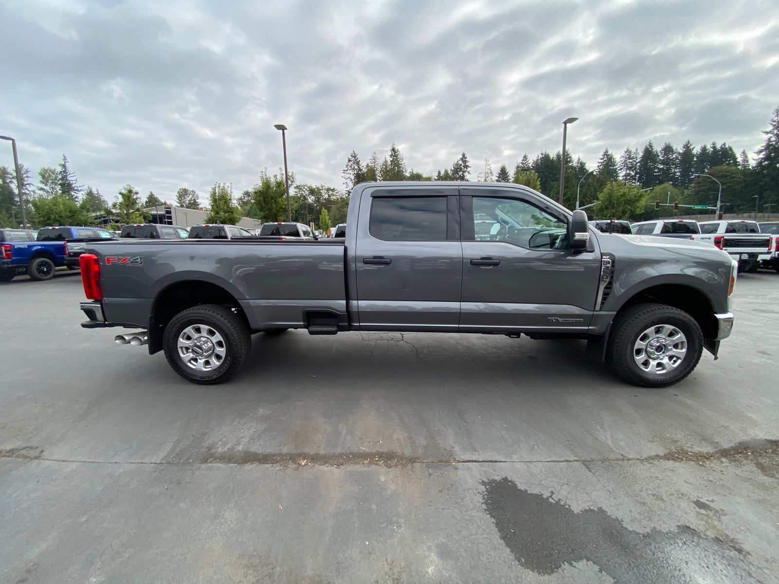 2024 Ford F-350 photo 4