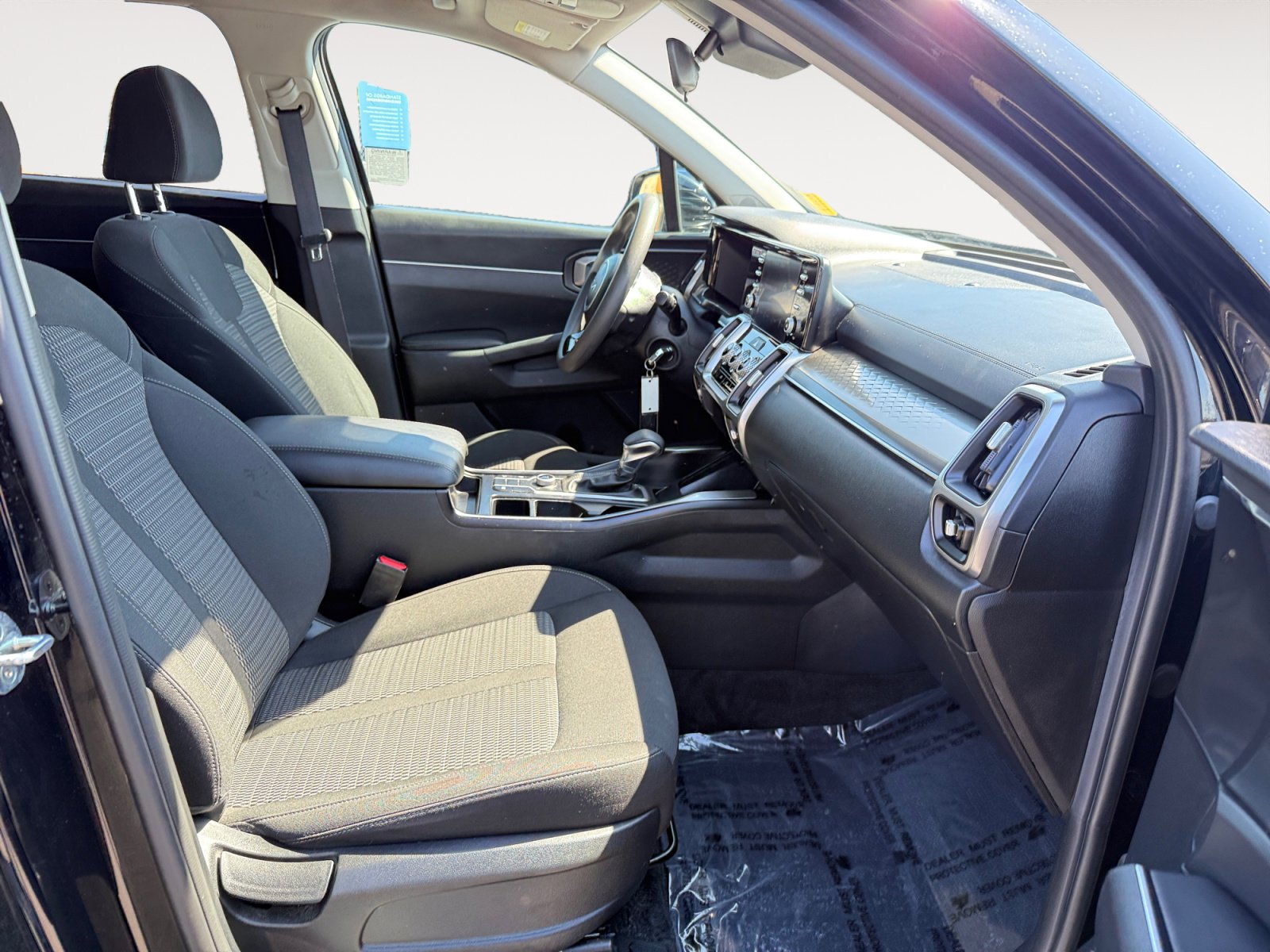 2023 Kia Sorento LX photo 19