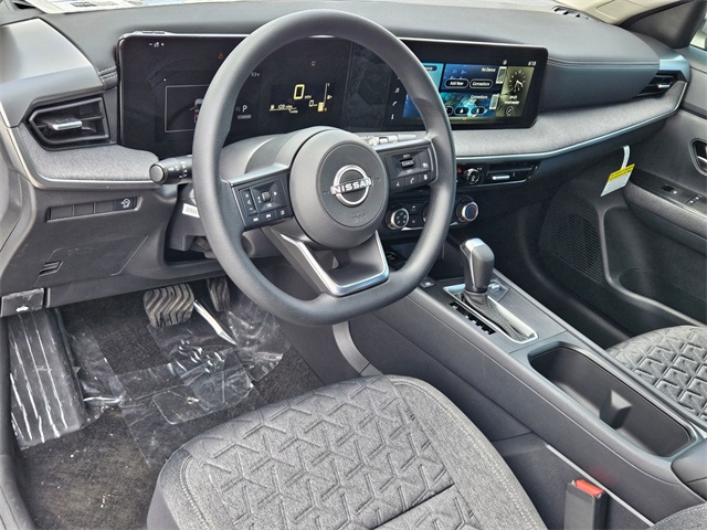 2025 Nissan Kicks SV photo 2