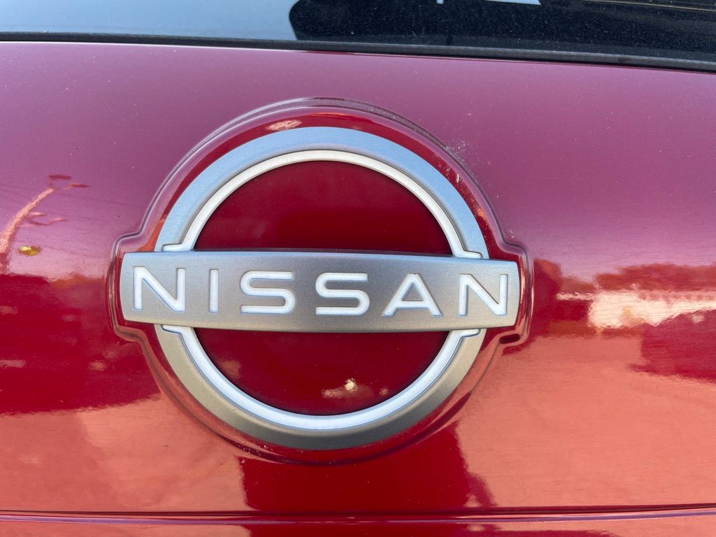 2024 Nissan Rogue SV photo 4