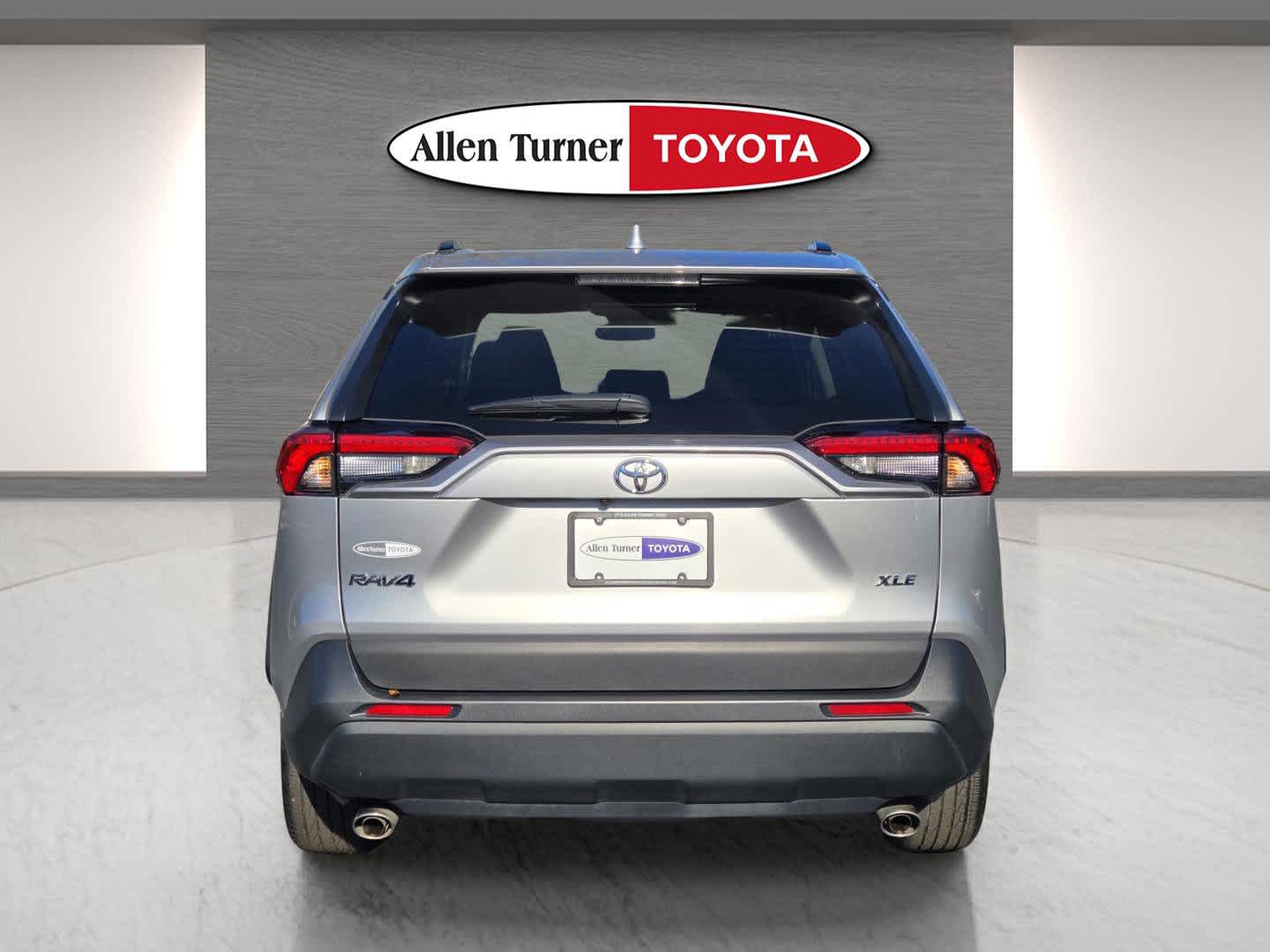 2024 Toyota RAV4 XLE photo 4