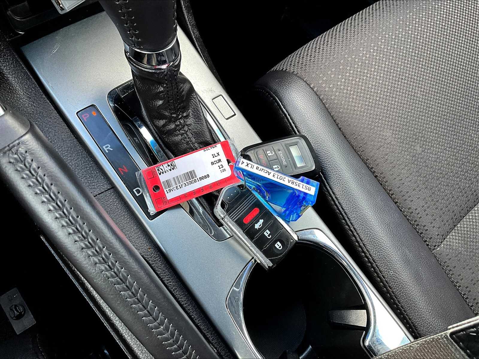 2013 Acura ILX 2.0L photo 29