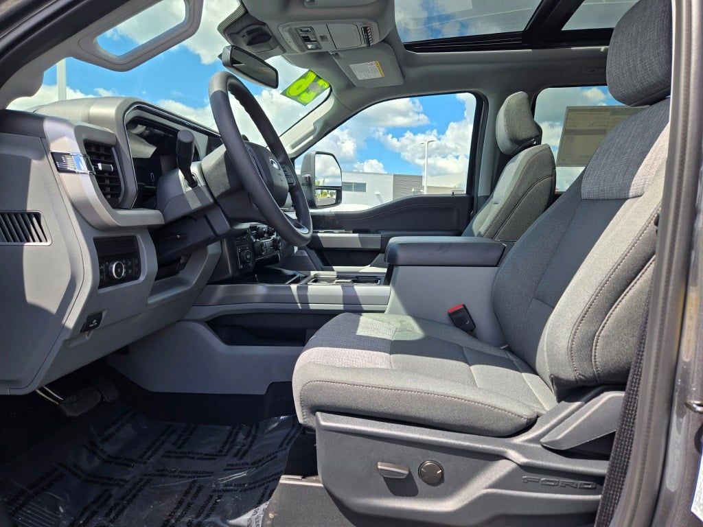 2026 Ford F-350 XLT photo 19