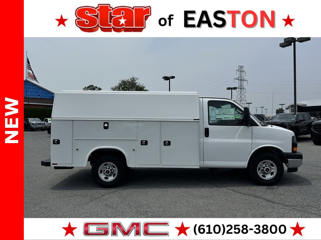 2025 Gmc Savana Cutaway 3500 photo 2