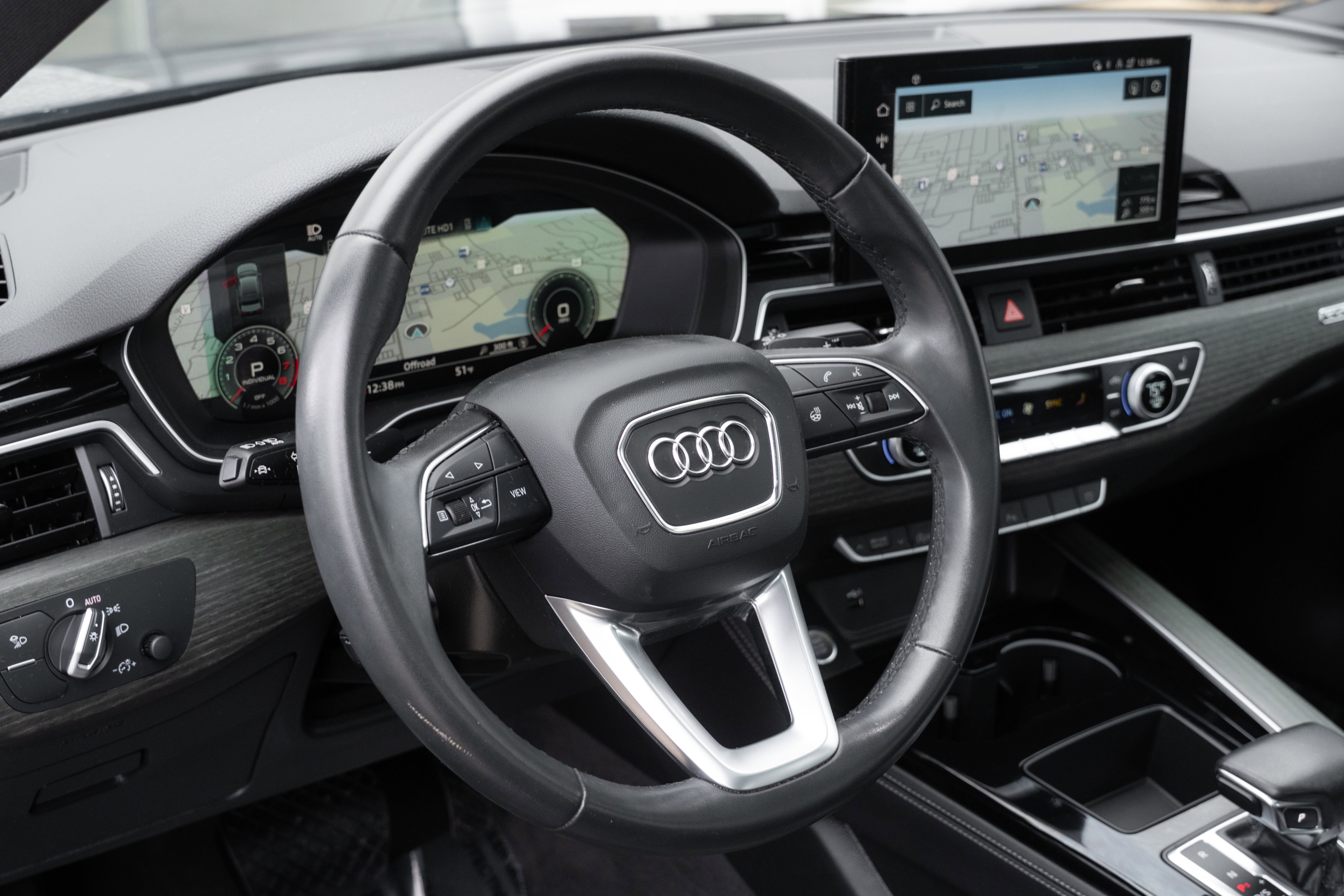 2023 Audi A4 S line Quattro Premium Plus photo 2
