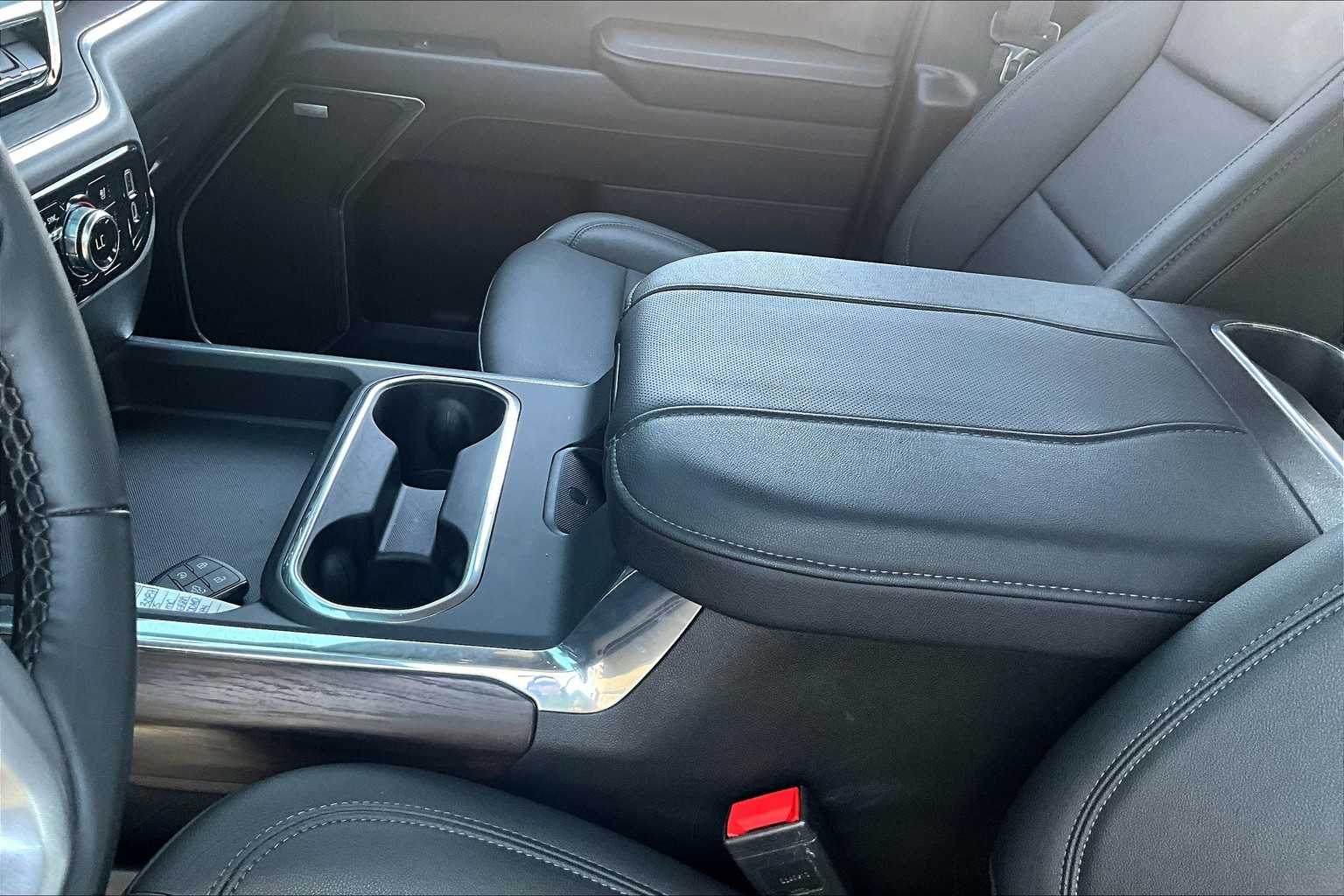 2025 Gmc Sierra SLT photo 13
