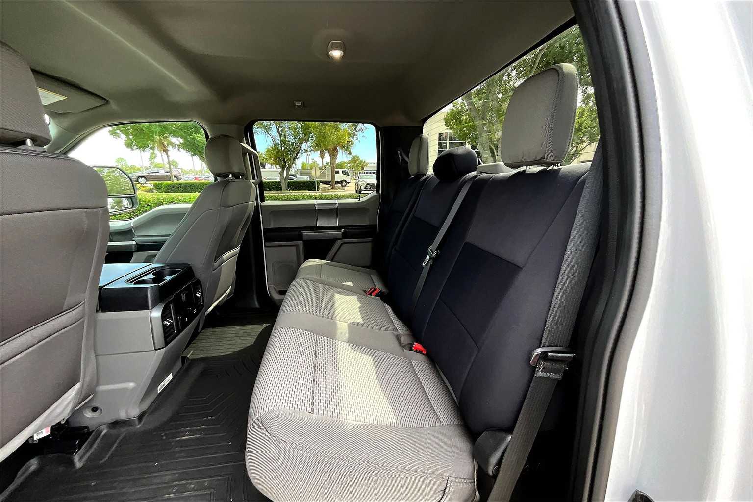2020 Ford F-250 XLT photo 19