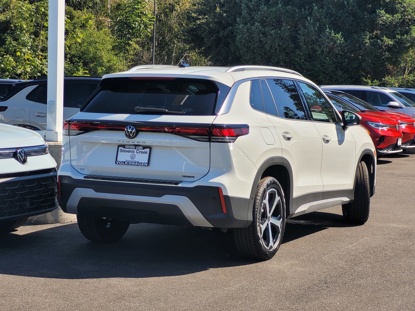 2025 Volkswagen Tiguan SE photo 4