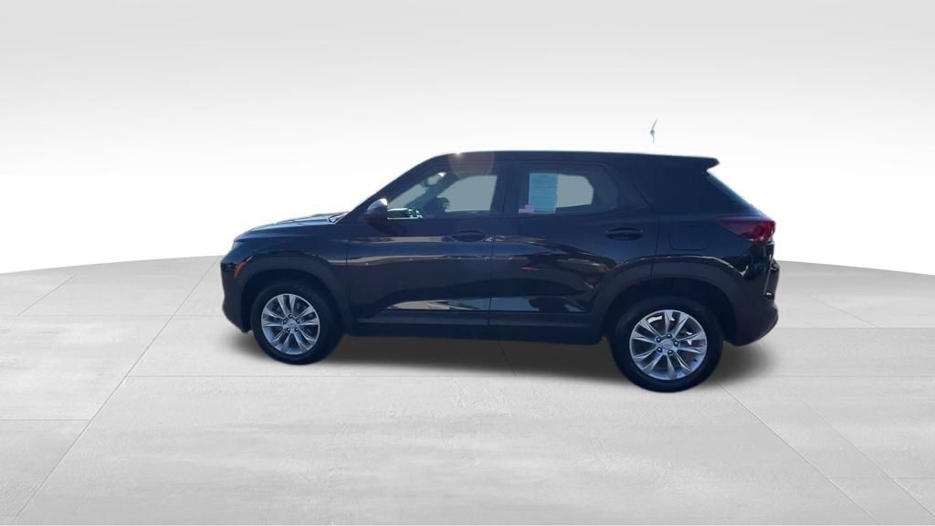 2021 Chevrolet Trailblazer LS photo 2