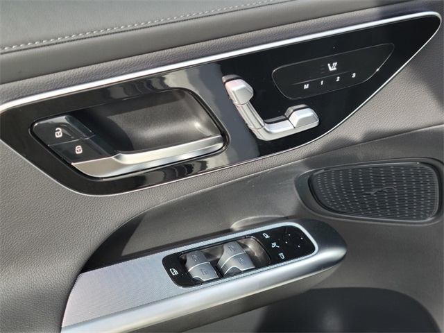 2026 Mercedes Benz GLC 300 4MATIC photo 17