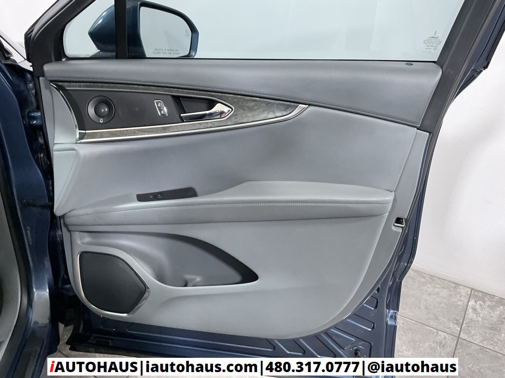 2019 Lincoln Nautilus Reserve photo 27