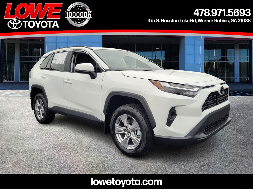 2025 Toyota RAV4 XLE's photo