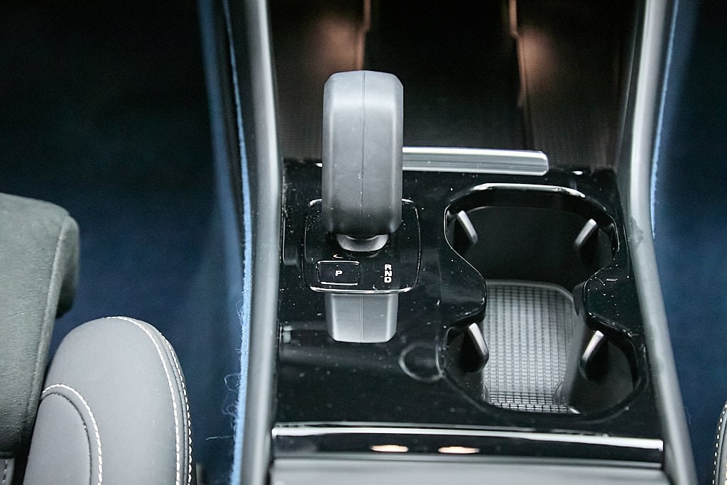 2023 VOLVO XC40 - Image 31