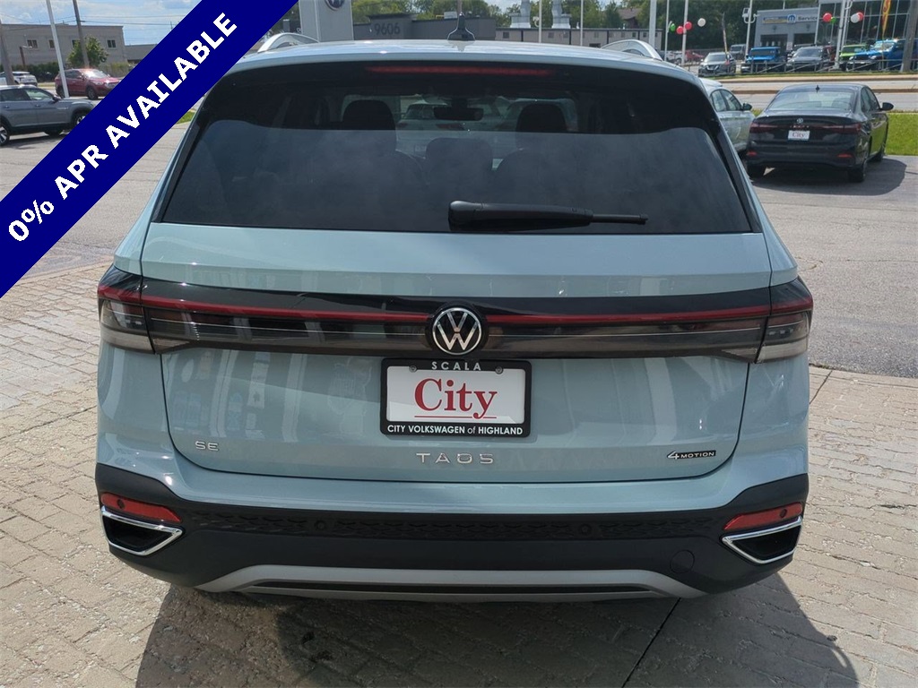 2025 Volkswagen Taos SE photo 3