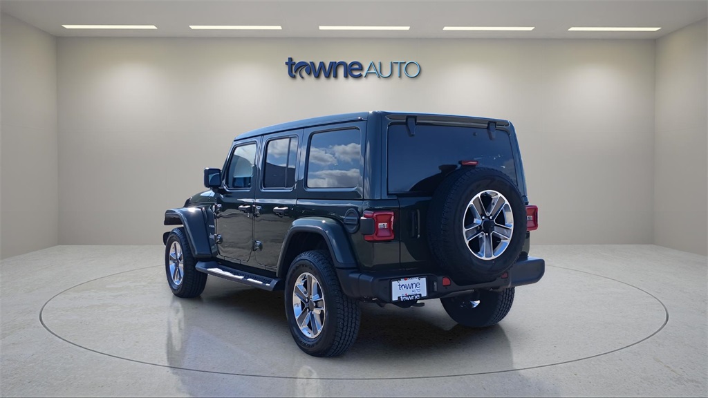 2021 Jeep Wrangler Unlimited Sahara photo 3