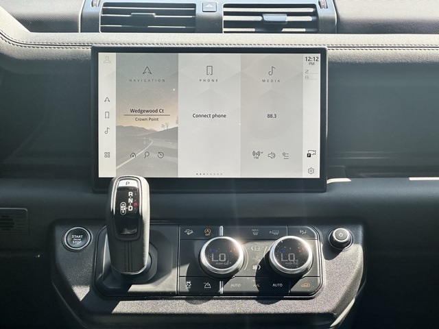 2025 Land Rover Defender 110 S photo 29