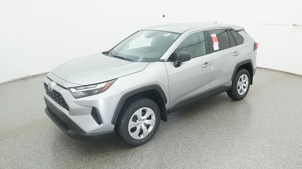 2025 Toyota RAV4 LE's photo