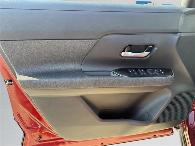 2025 Nissan Kicks SV photo 10