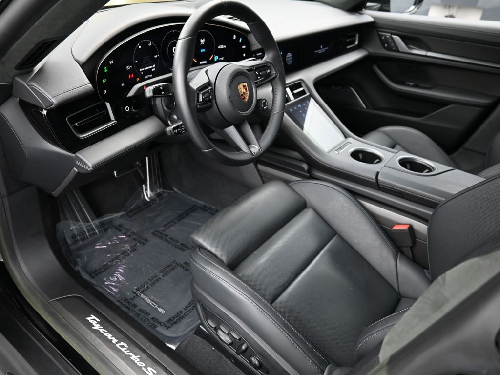 2023 Porsche Taycan Turbo S photo 3
