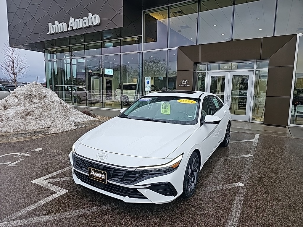 2024 Hyundai Elantra Limited's photo