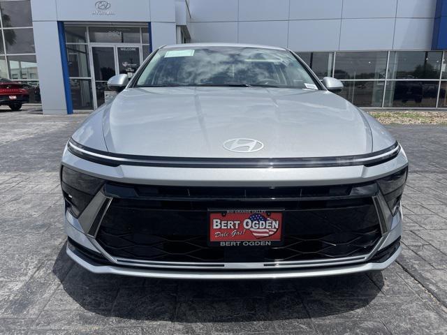 2025 Hyundai Sonata Hybrid SEL photo 2