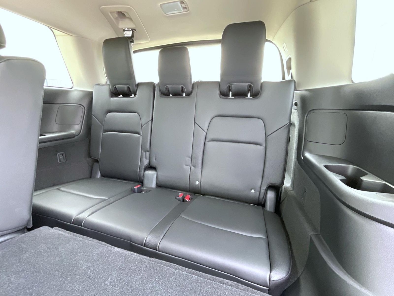 2025 Nissan Pathfinder SL photo 12