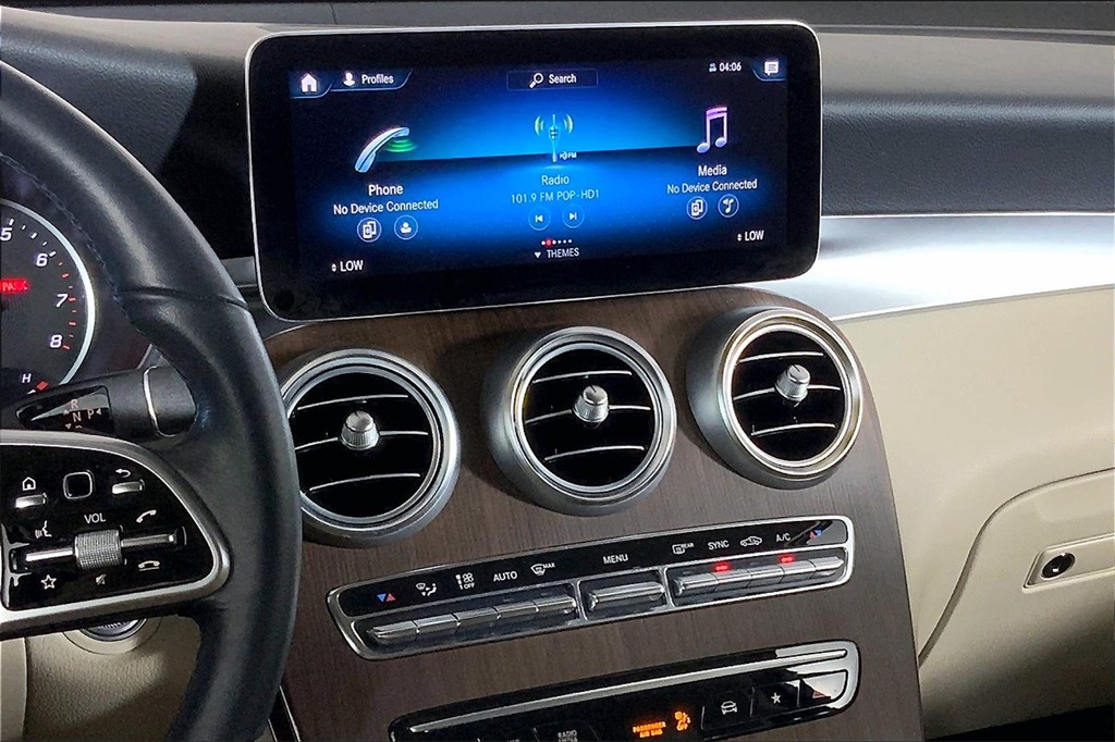 2022 Mercedes Benz GLC 300 photo 5