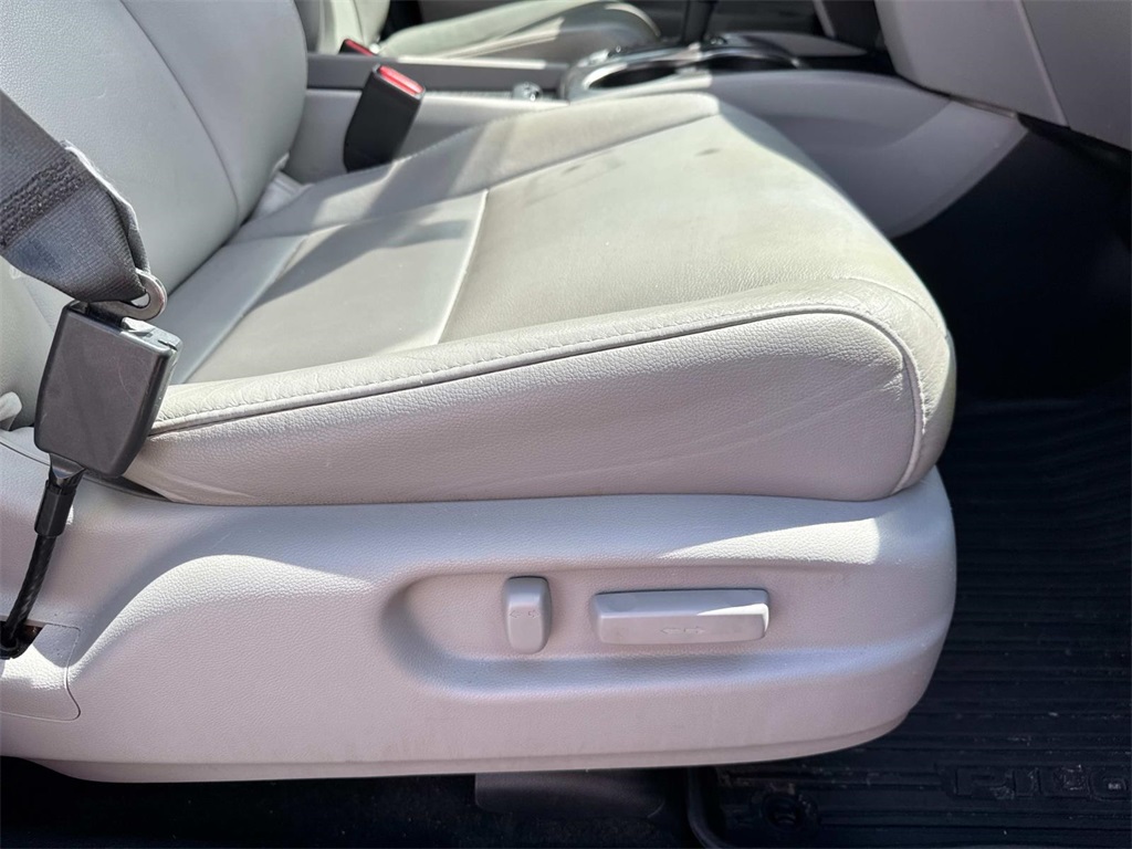 2017 Honda Pilot EX-L photo 10