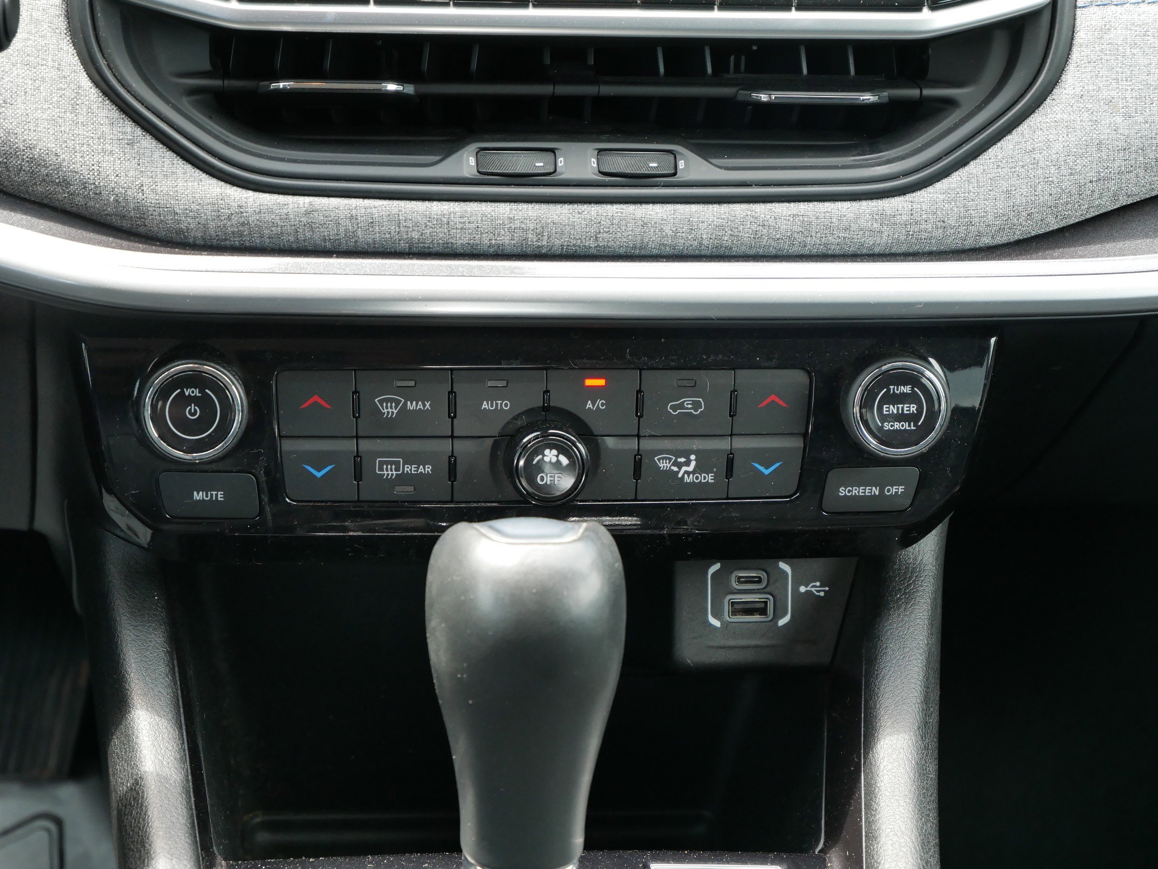 2022 Jeep Compass Latitude photo 15