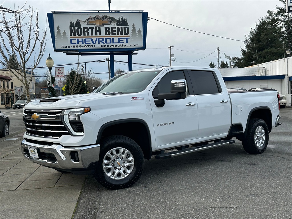 2024 Chevrolet Silverado HD LTZ's photo