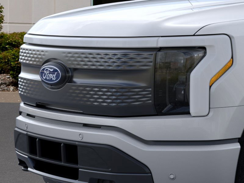 2024 Ford F-150 Lightning photo 16