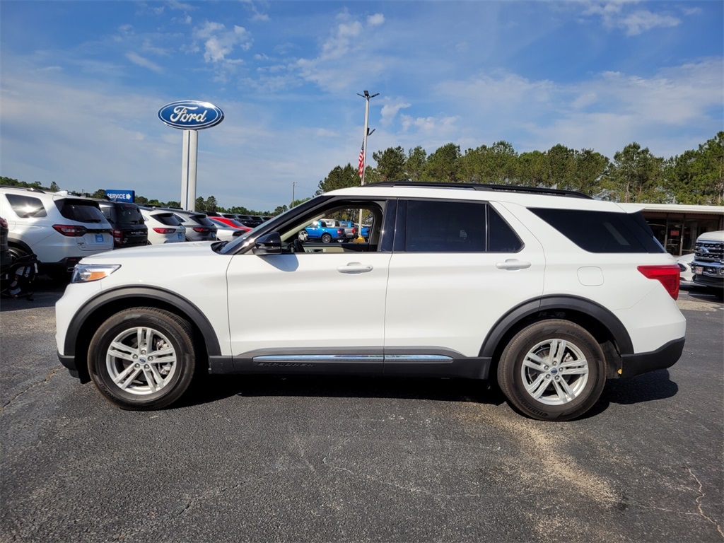 2024 Ford Explorer XLT photo 3