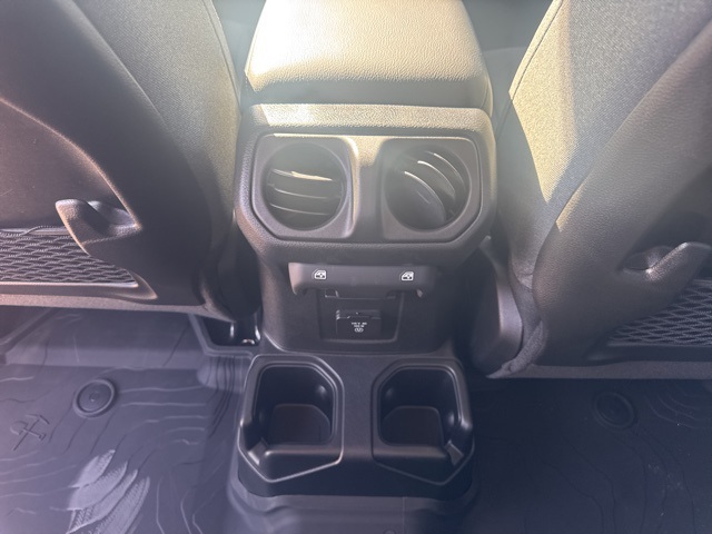 2025 Jeep Wrangler Rubicon photo 11