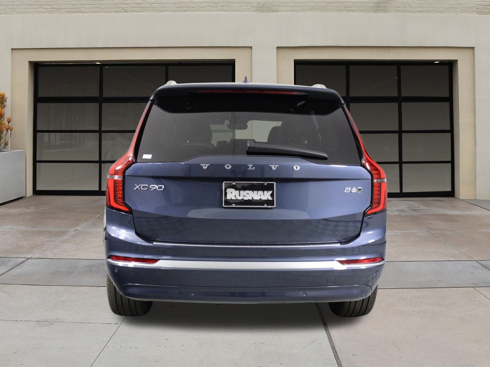 2025 Volvo XC90 Plus photo 2