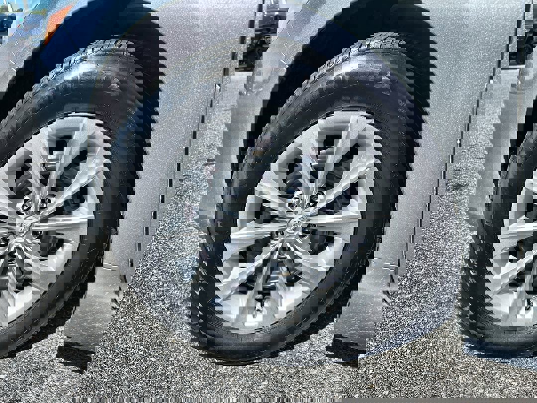 2017 Toyota Camry LE photo 11